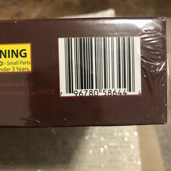 Puzzle New in Box Wolf 26” X 26” - Picture 4 of 5